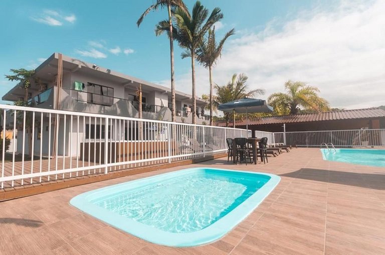Apartamento 02 Dormitórios Piscina - Balneário Camboriú - SC