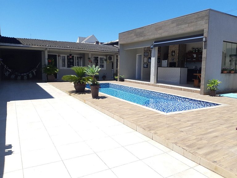 Casa com Piscina - Guaratuba - PR- Diárias a partir 49,90 po