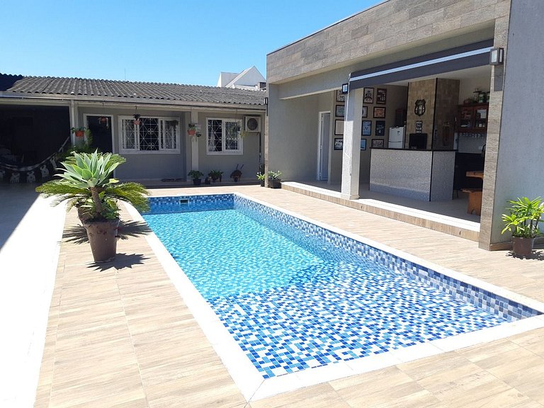 Casa com Piscina - Guaratuba - PR- Diárias a partir 49,90 po