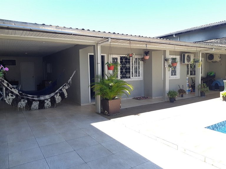 Casa com Piscina - Guaratuba - PR- Diárias a partir 49,90 po