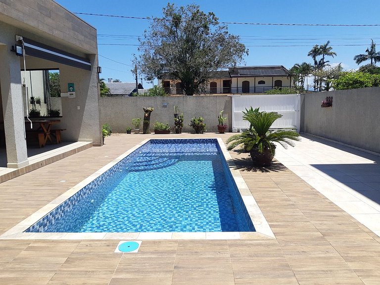 Casa com Piscina - Guaratuba - PR- Diárias a partir 49,90 po