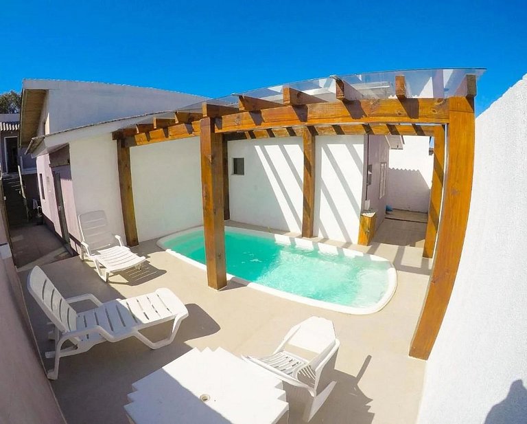 Apartamento 02 dormitórios com piscina aquecida - Diárias a