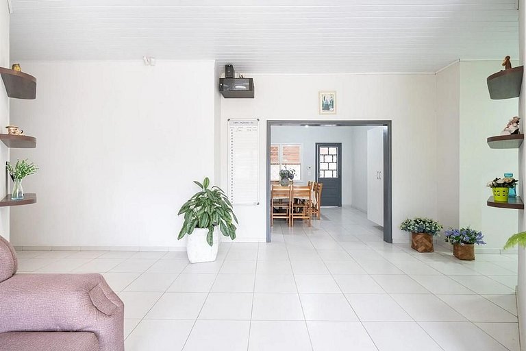 Casa Espaçosa 04 dormitórios - Diárias a partir de R$ 45,90