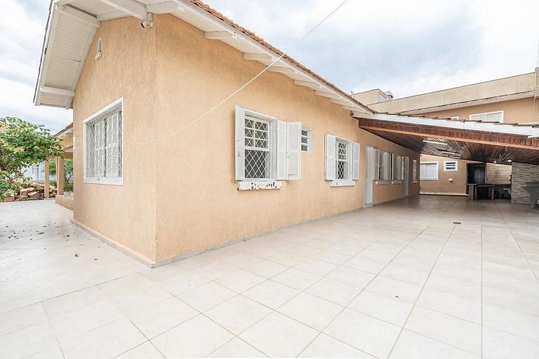 Casa Espaçosa 04 dormitórios - Diárias a partir de R$ 45,90