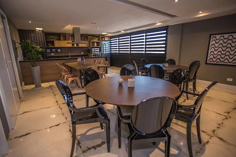 Studio Central prox a Rua XV de Novembro - Diárias a partir