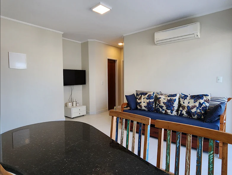 Apartamento 01 Quadra da Praia Pitangueiras 2172