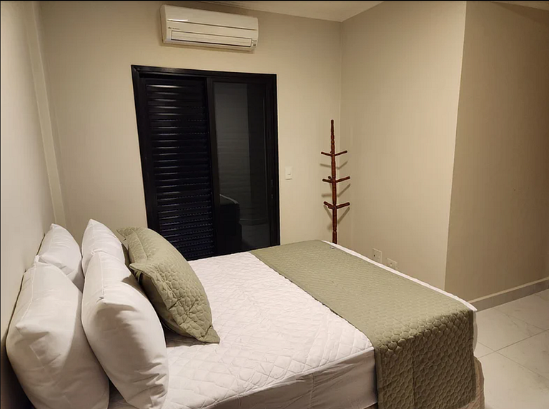 Apartamento 01 Quadra da Praia Pitangueiras 2172