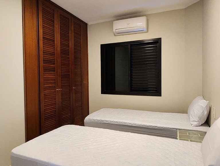 Apartamento 01 Quadra da Praia Pitangueiras 2172
