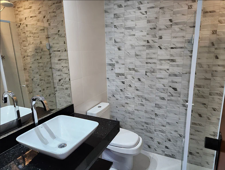 Apartamento 01 Quadra da Praia Pitangueiras 2172