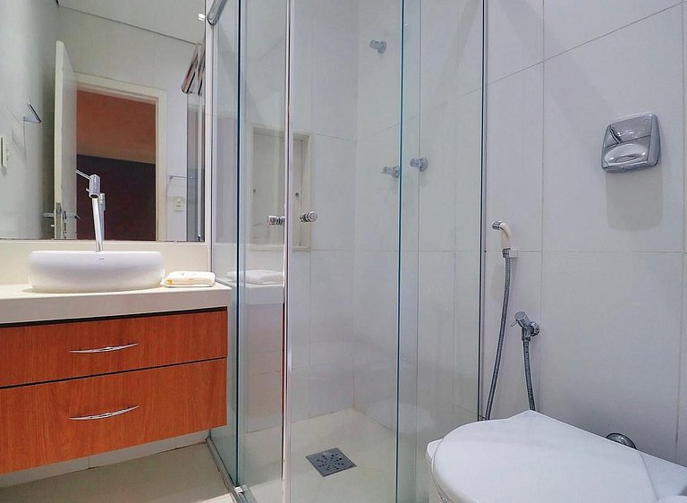 Moderníssimo 3 quartos para até 10 pessoas - Copacabana - RJ